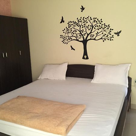 Maruthi Residency Inn & Restaurant Hyderabad Exterior photo